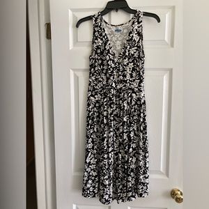 Old Navy Sleeveless maternity dress